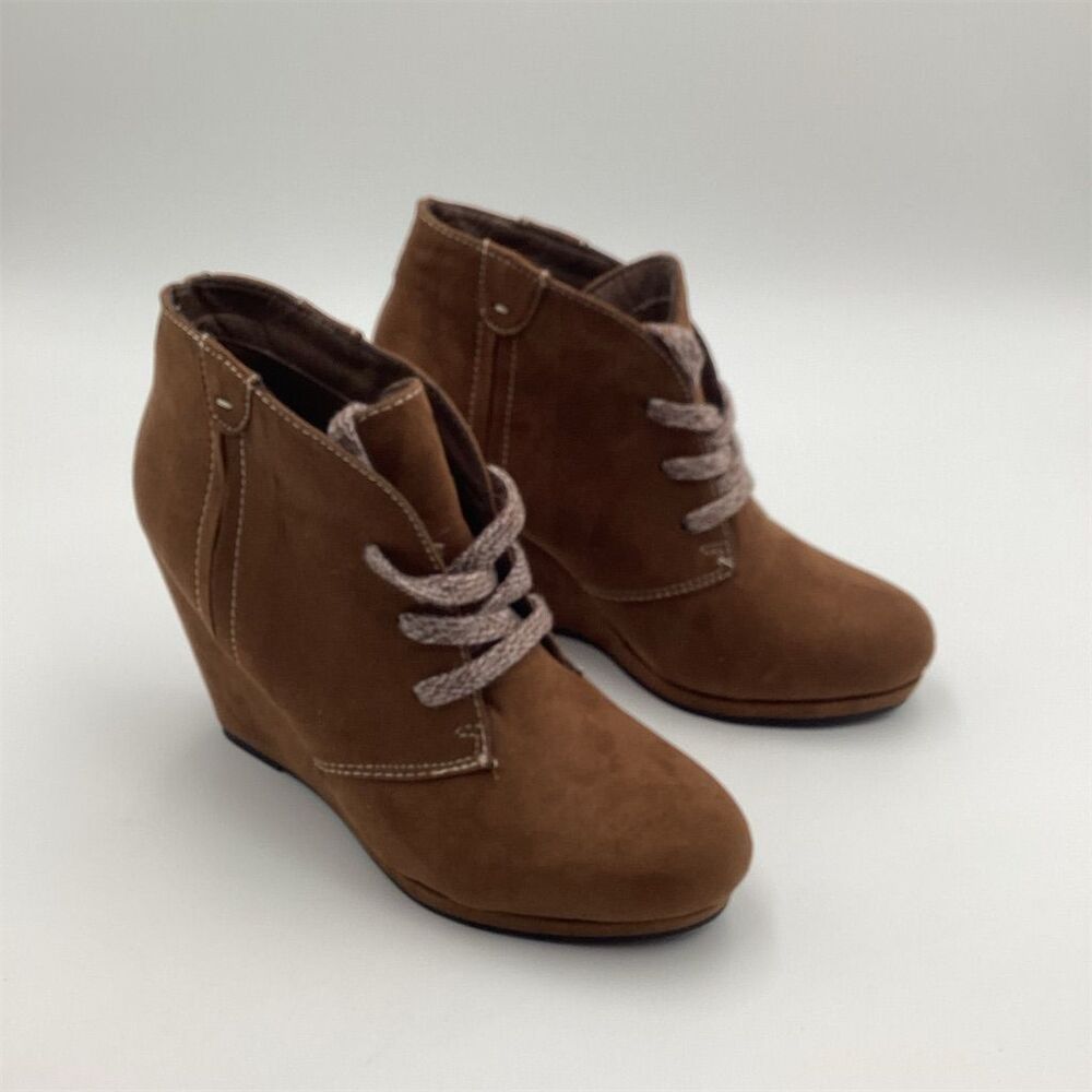 Cato Women's Brown‎ Faux Suede Lace-Up Wedge Booties Size 7
